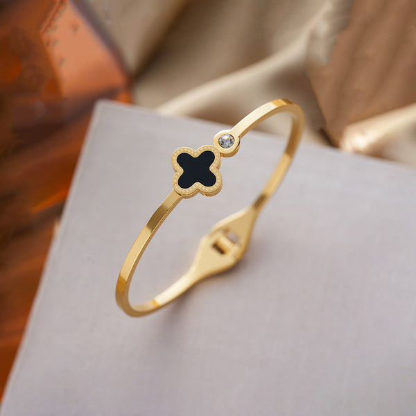 Stainless Steel Gold-Plated Bangle-Style Anti Tarnish Clover Bracele