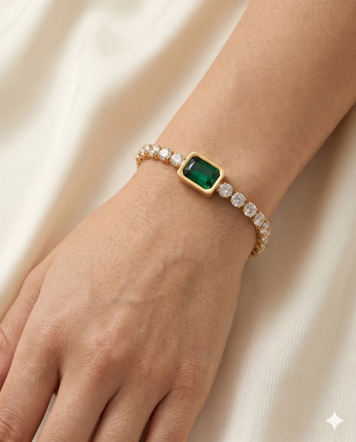 Gold Polished Emerald Stone Tennis Bracelet for Ladies